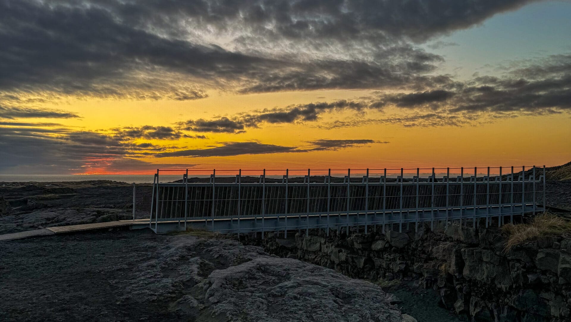 Most łączący kontynenty Islandia - WayWithUs.com