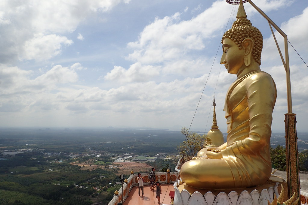Wat Tham Suea