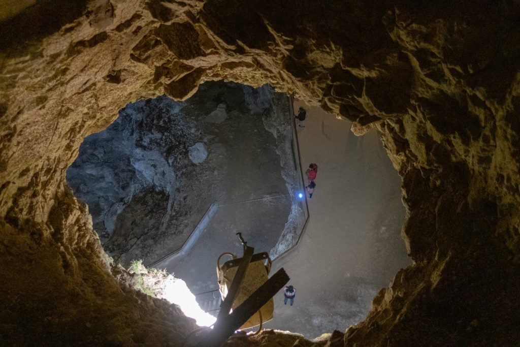 Devil's Throat Cave