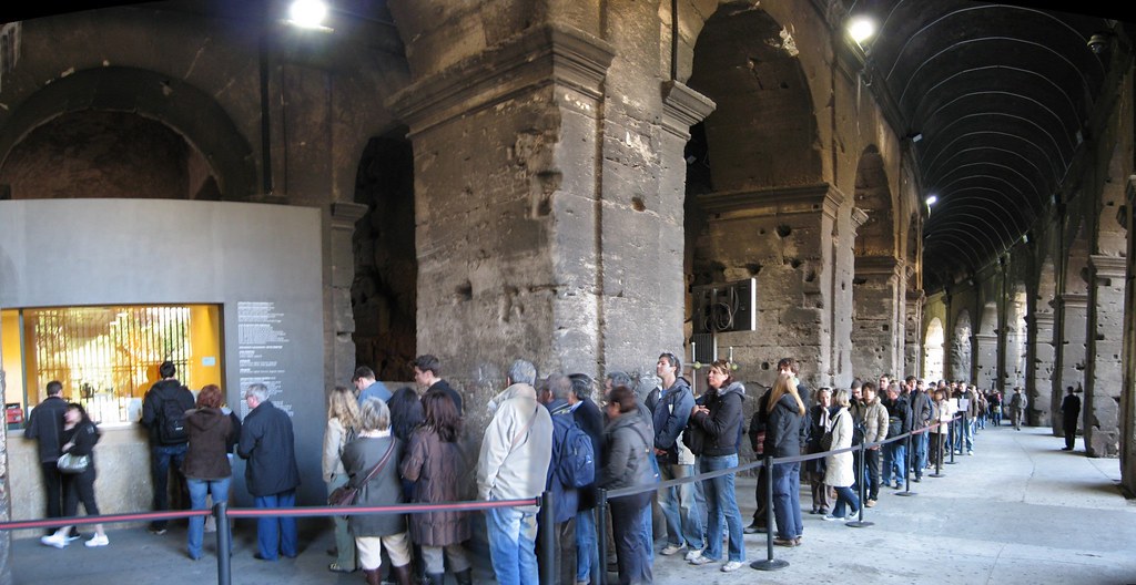 Colosseum ticket line