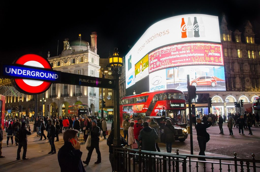 Weekend w Londynie – Piccadilly Circus,