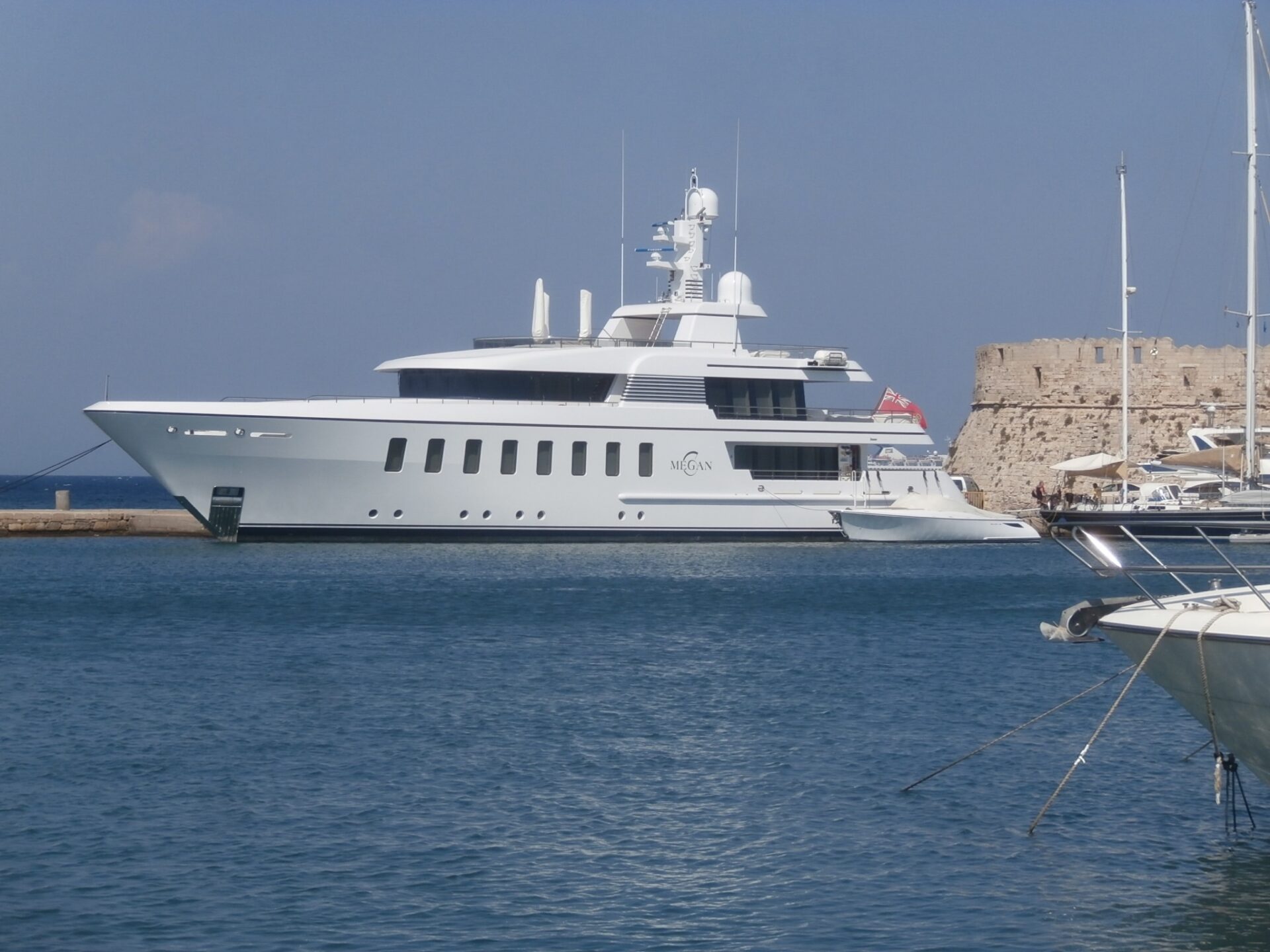 port Mandraki, Rodos