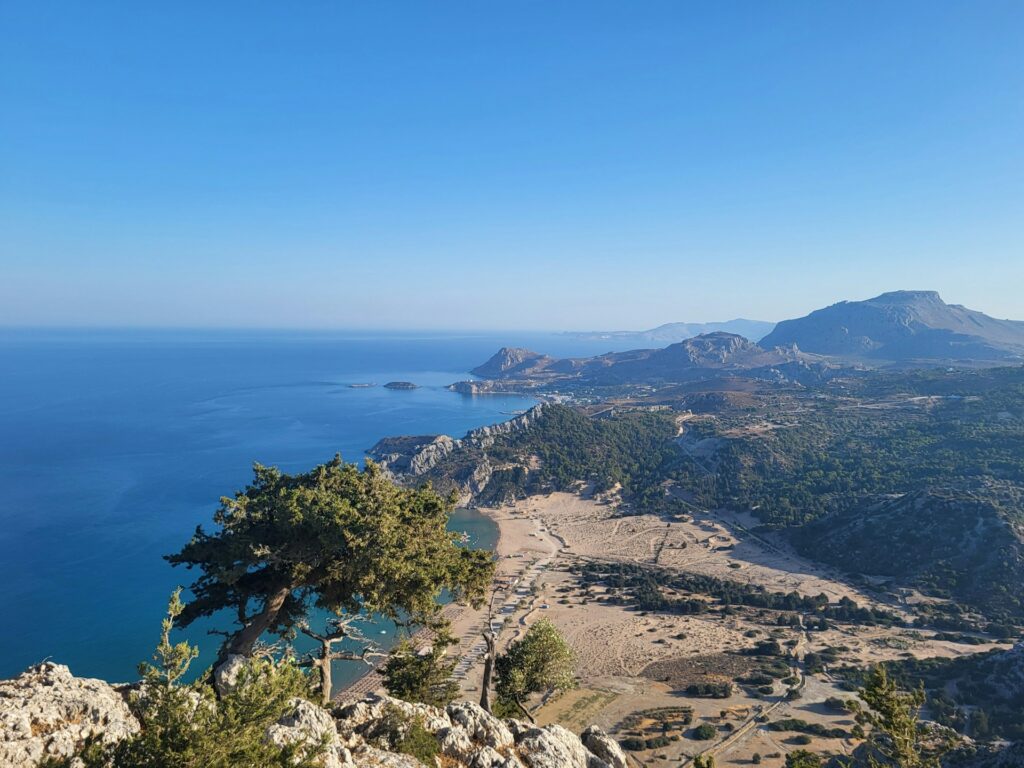 widok na plaże Tsambika, Rodos