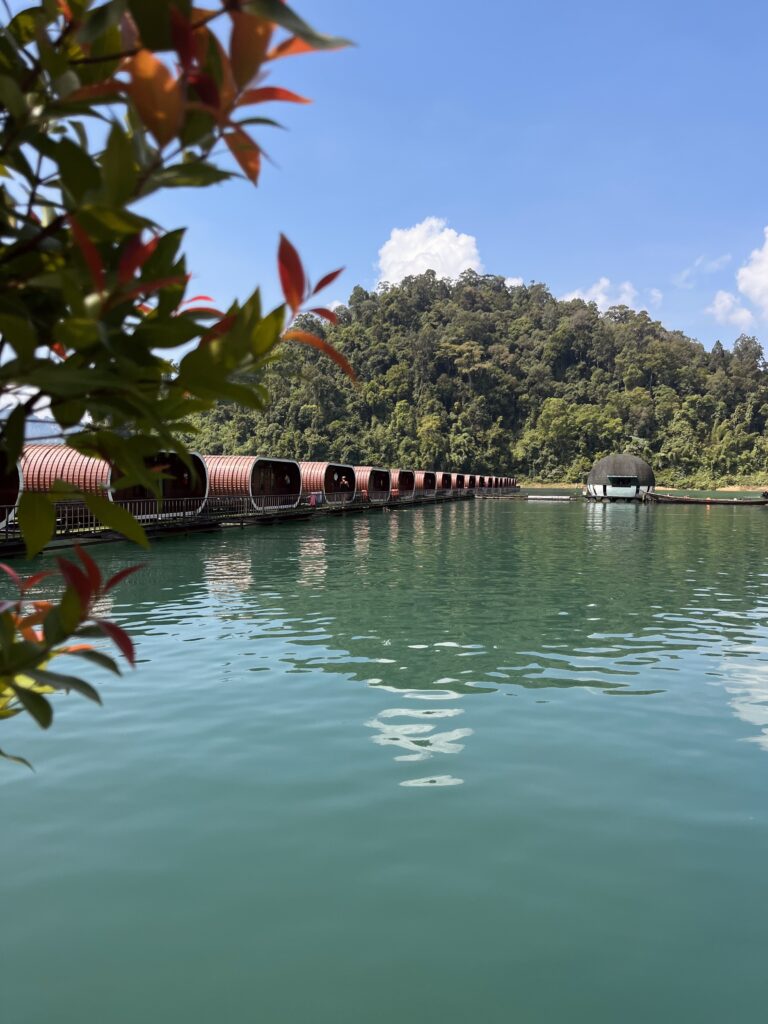 domki na wodzie, Khao Sok