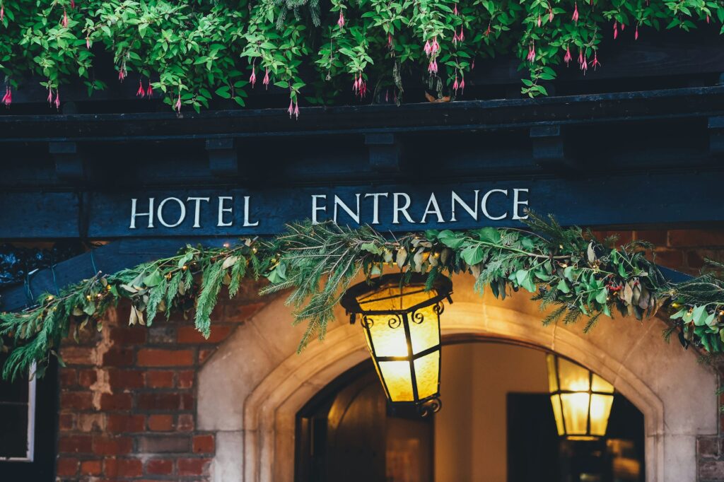 wejście do hotelu